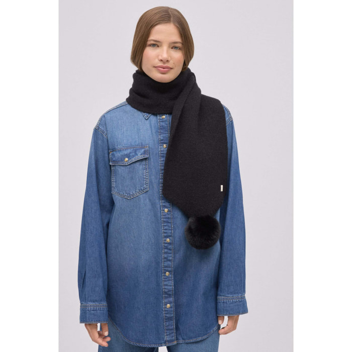 Sciarpa con pompon nero