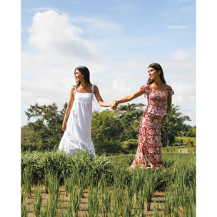 Falda larga con abertura lateral y cintura elástica