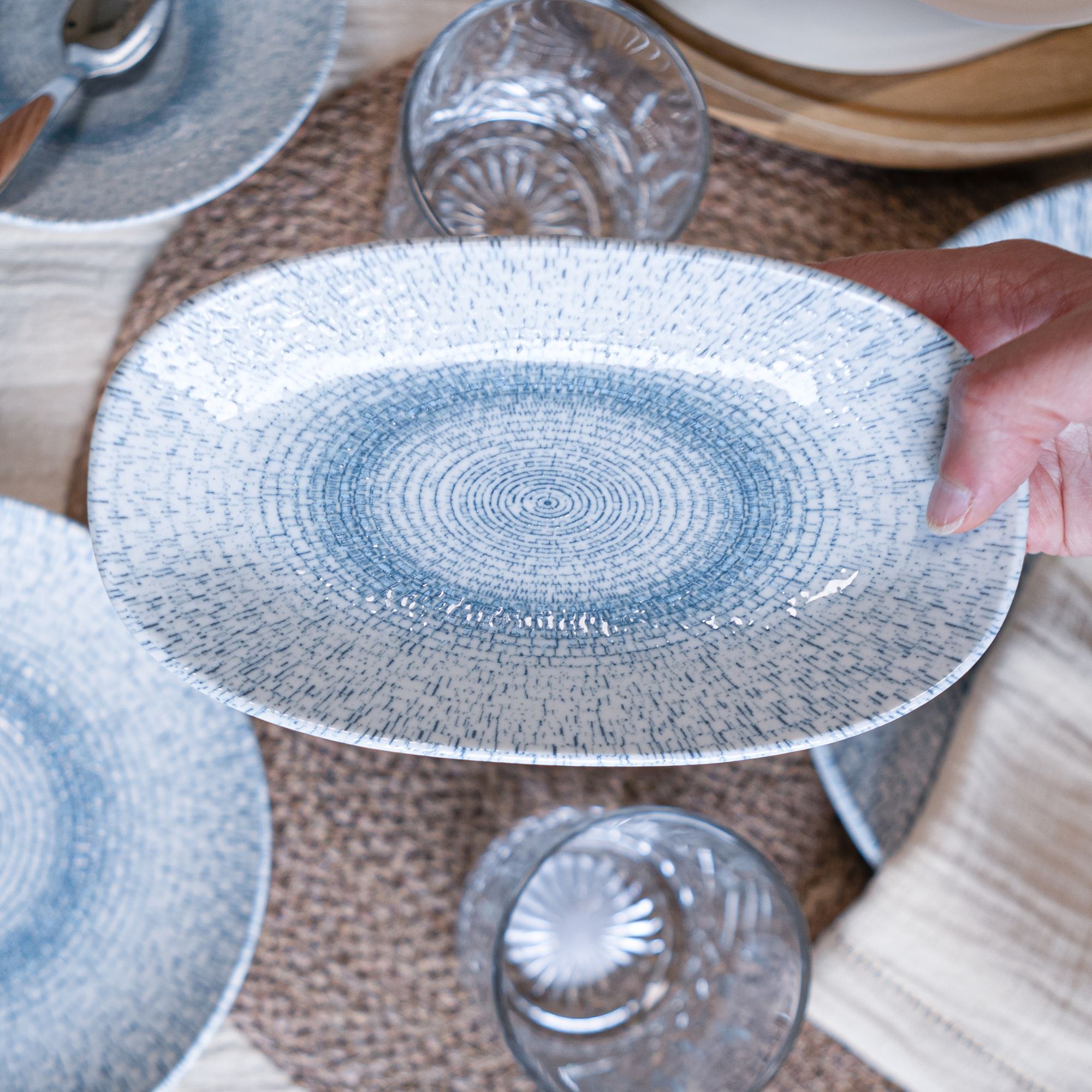 Lot de 6 assiettes ovales en porcelaine blanche et bleue 23,5cm AQUA