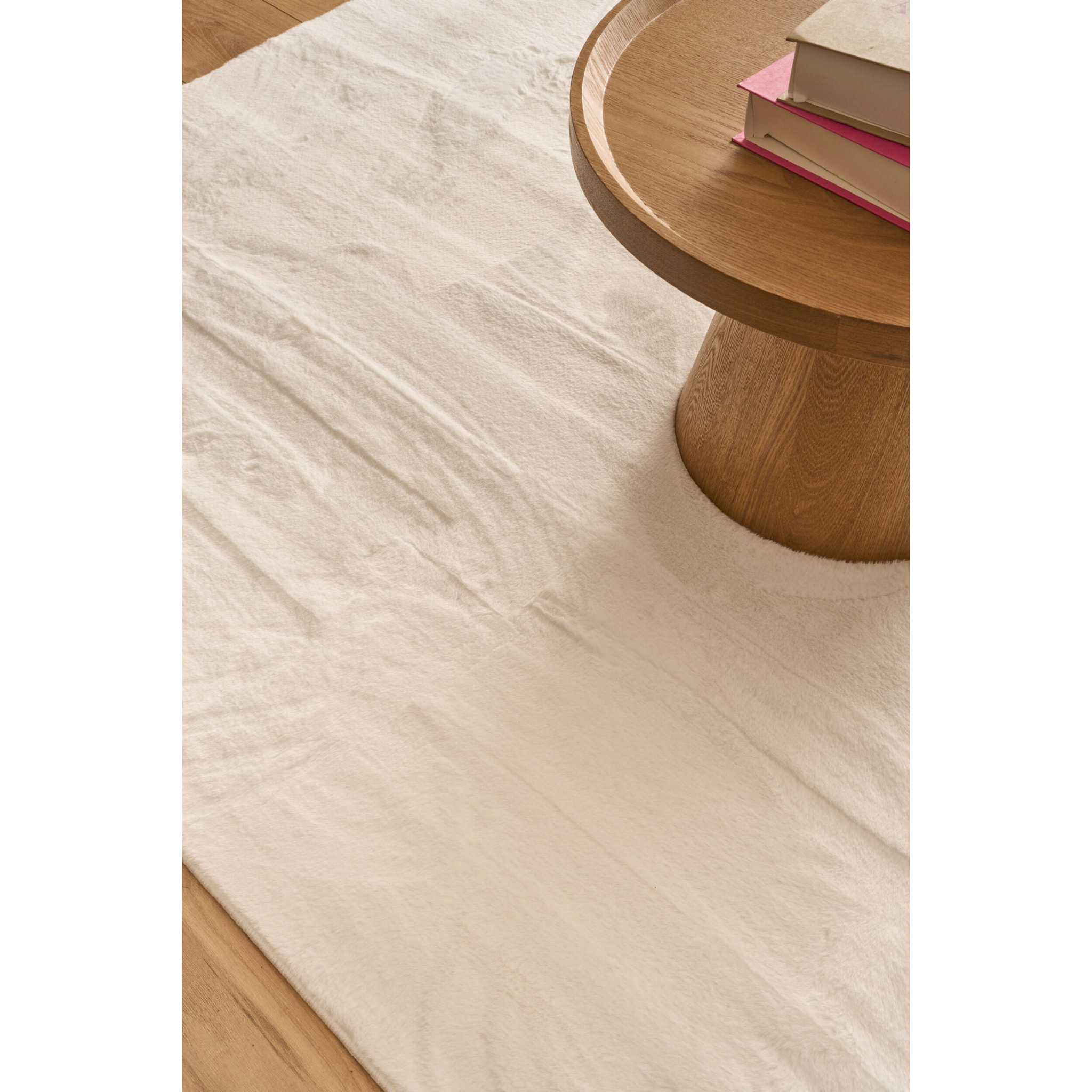 NUBE - Tapis doux et moelleux à poils courts blanc - NUB6000BLA