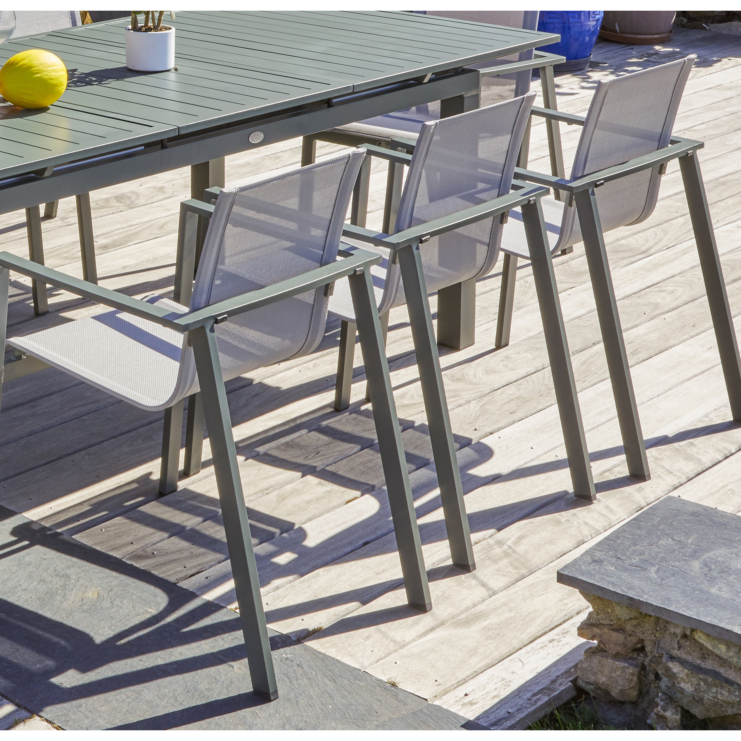 MIAMI - Ensemble repas de jardin 8 places en aluminium kaki