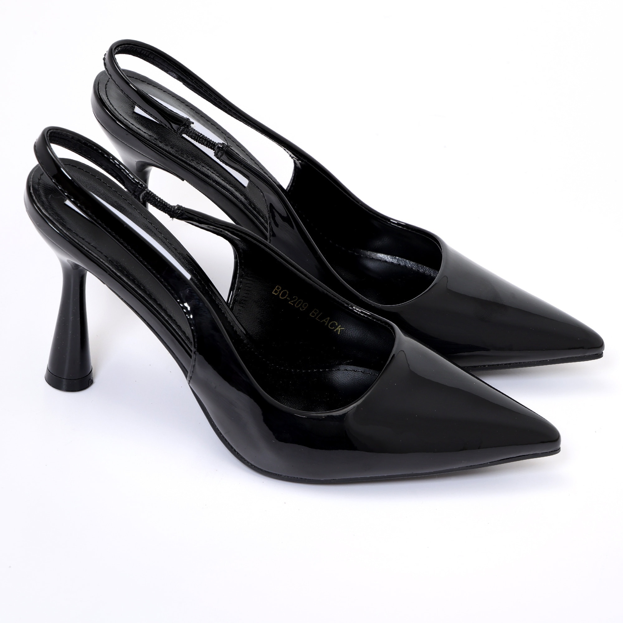 Dècolletè slingback in simil pelle verniciata con tacco a rocchetto tondo