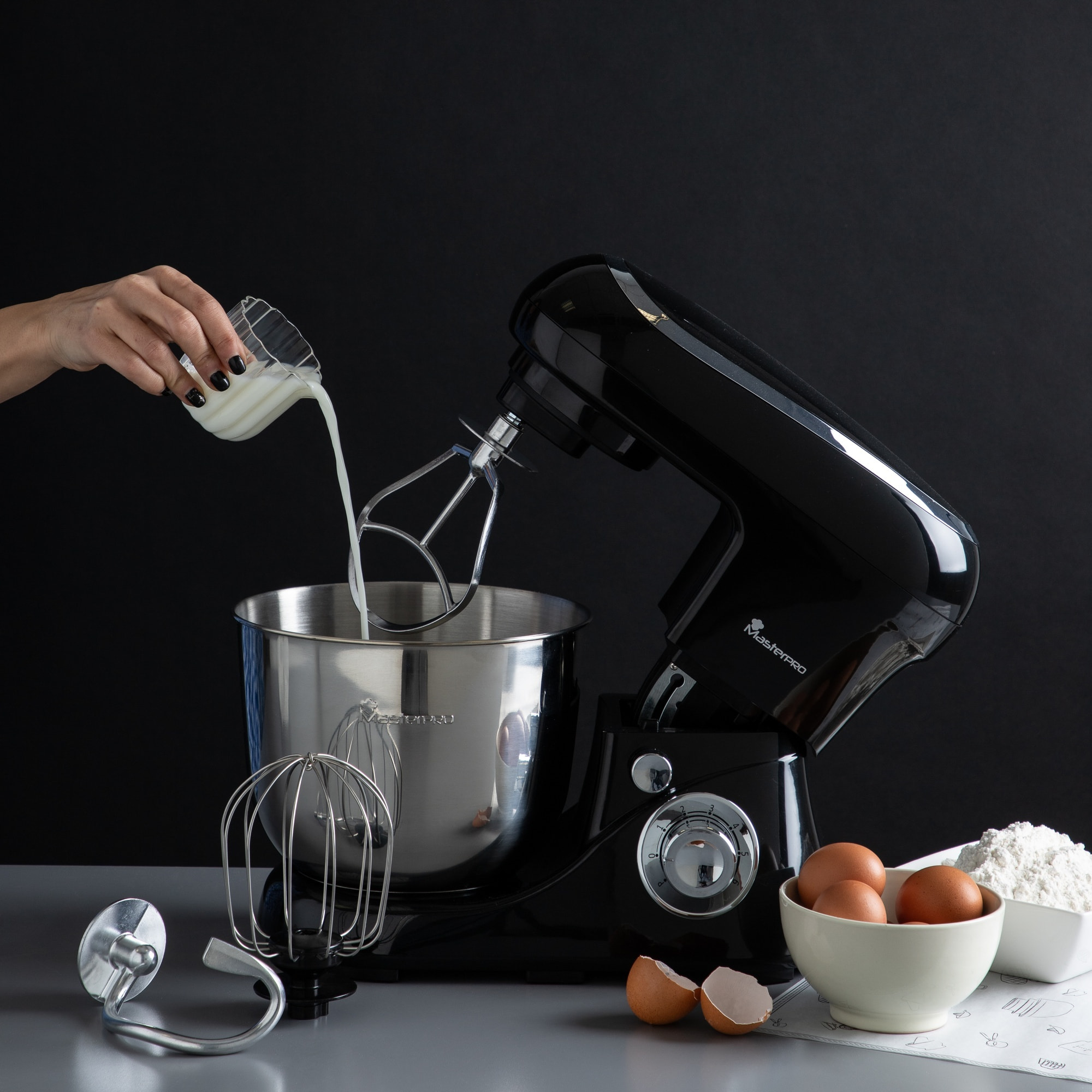 Amasadora de 5l y 1300w con 6 velocidades + turbo masterpro foodies