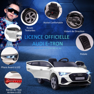 Voiture véhicule électrique enfant e-tron Sportback S line 12 V - V. max. 8 Km/h - effets sonores, lumineux - télécommande, port USB, MP3 - blanc