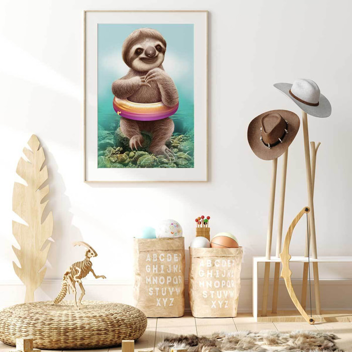 Affiche enfant jeune paresseux avec bouée  Affiche + cadre en bois - Chêne