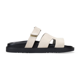 Sandalias planas blancas en piel
