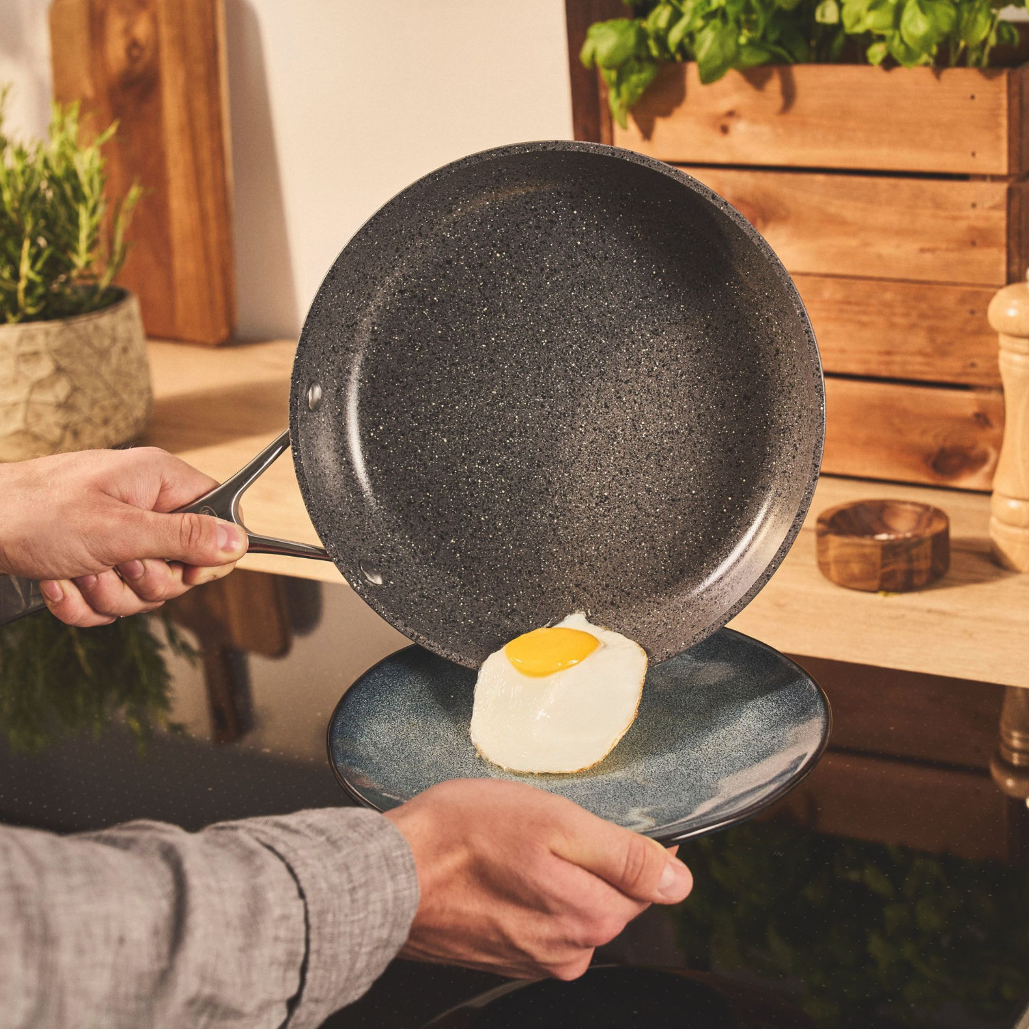 Poêle, 32 cm, Aluminium, Revêtement antiadhésif en céramique renforcée en titane