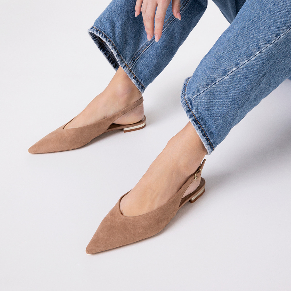 Ballerine taupe con cinturino slingback