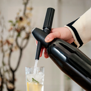 Sifón de 1L para preparar agua con gas y bebidas carbonatadas en casa.