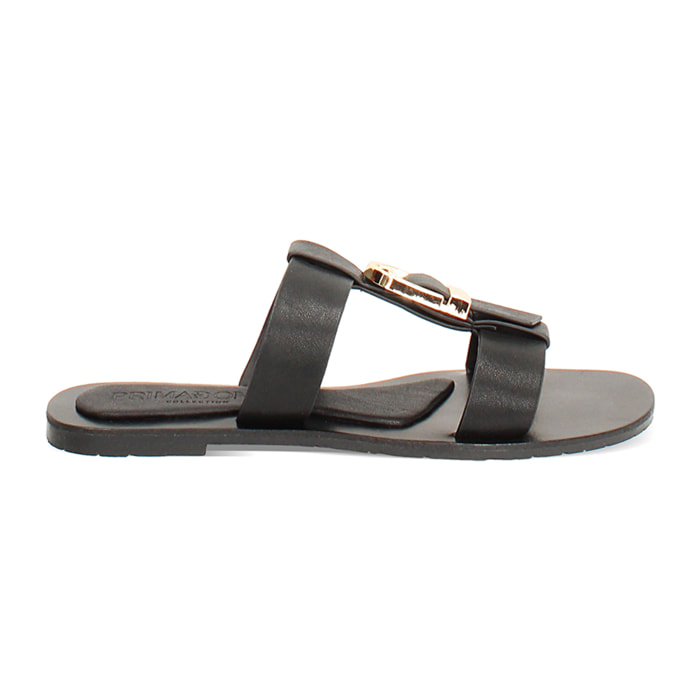 Sandali bassi neri con stile elegante