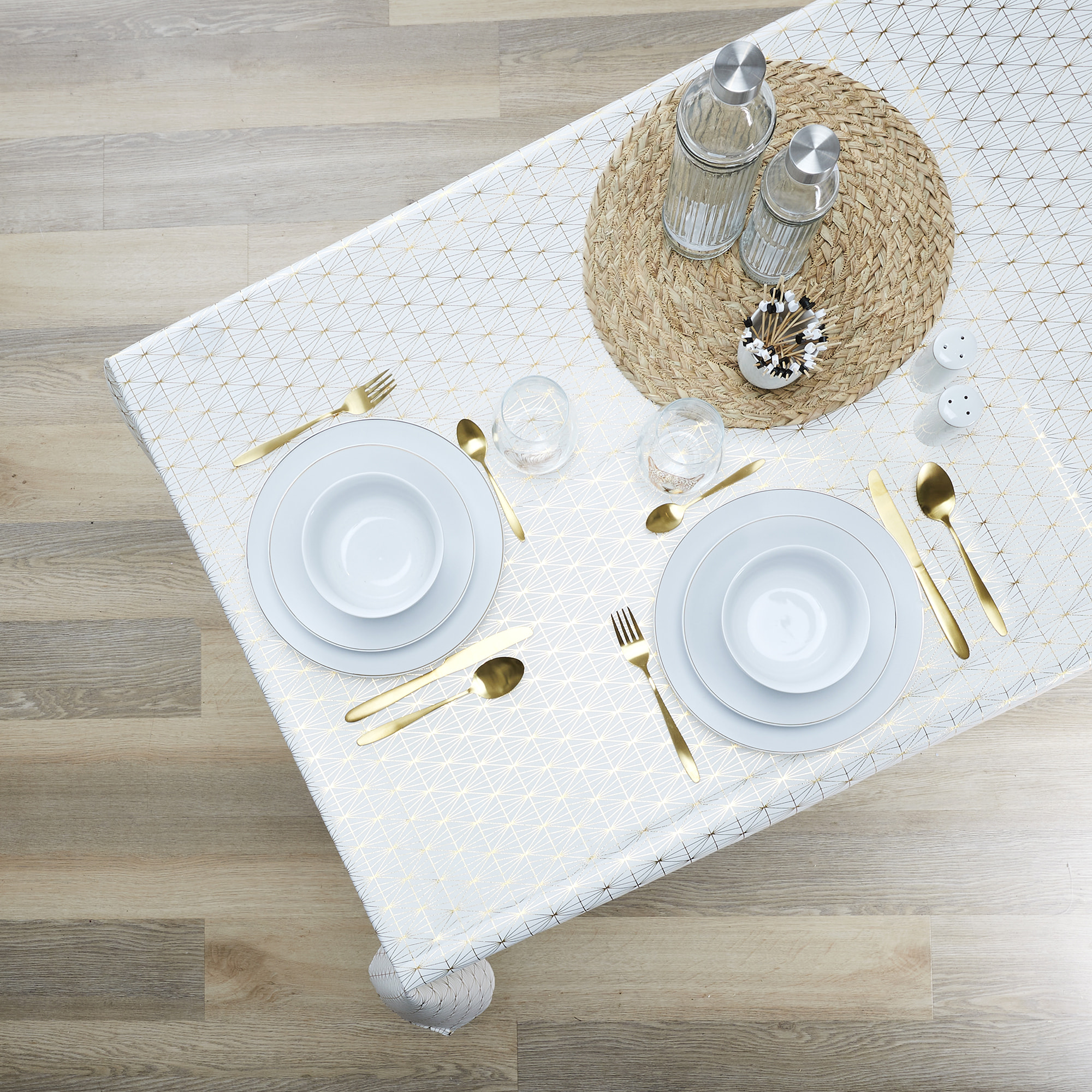 NAPPE MOTIF GEOMETRIQUE DORE 140X250CM