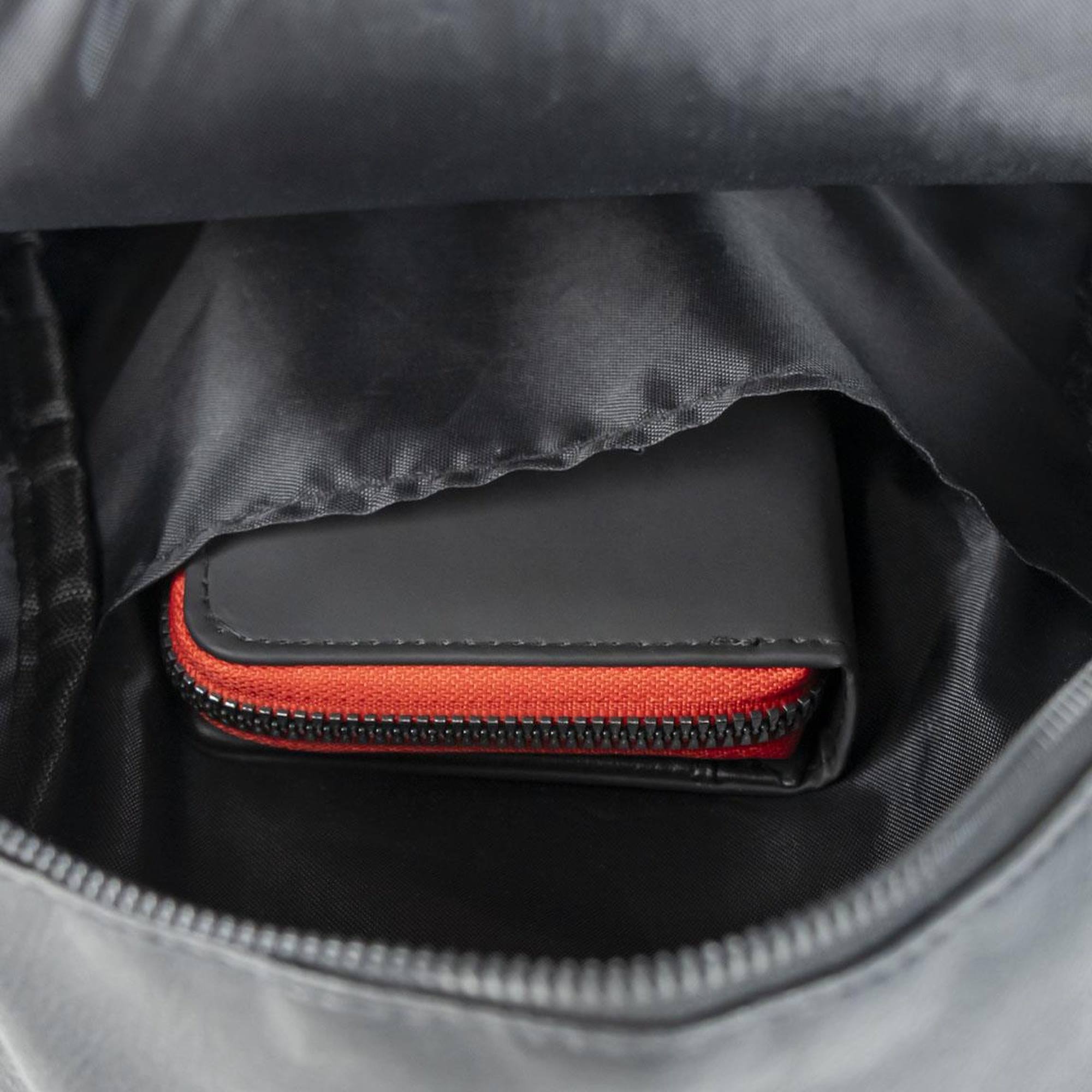 Mochila casual de villanas de disney - color negro - 22.5x22.5x7.cm - fabricada en pu - estampado de maléfica