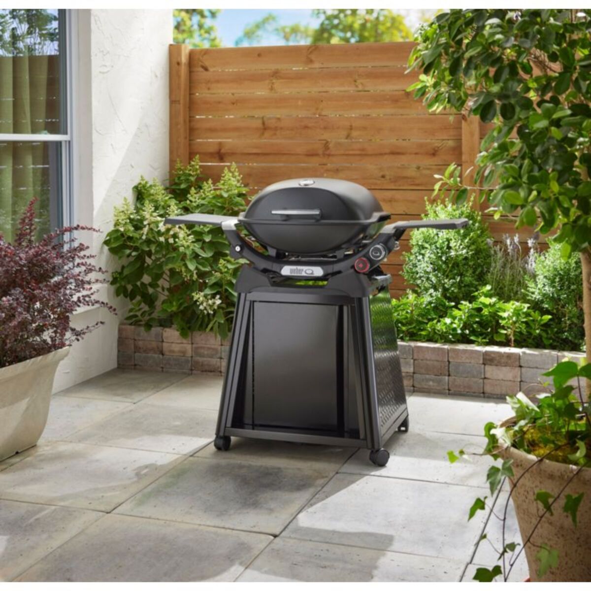 Barbecue gaz WEBER Q 2800N black sur chariot , 51x41 cm