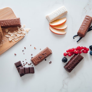 STC NUTRITION - Protein Bar - Barre protéinée enrichie en vitamines & minéraux - Maintien de la masse musculaire - Vanille - 14g de protéines par barre - Etui de 5 barres