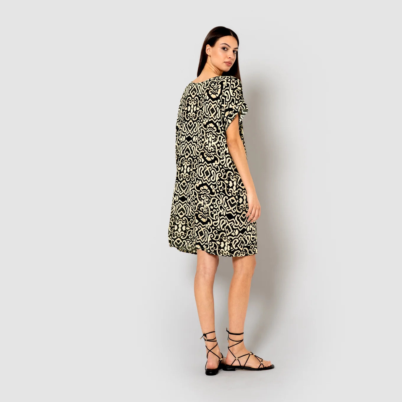 Vestido corto bambula detalles plisados alexis negro