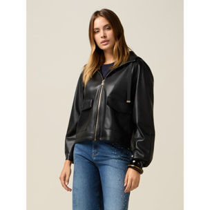 Oltre - Chaqueta corta con capucha y cremallera - Negro