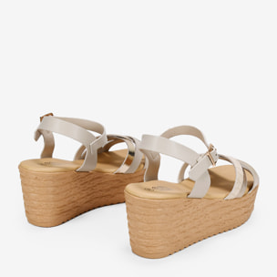 Sandalias beige con plataforma efecto esparto