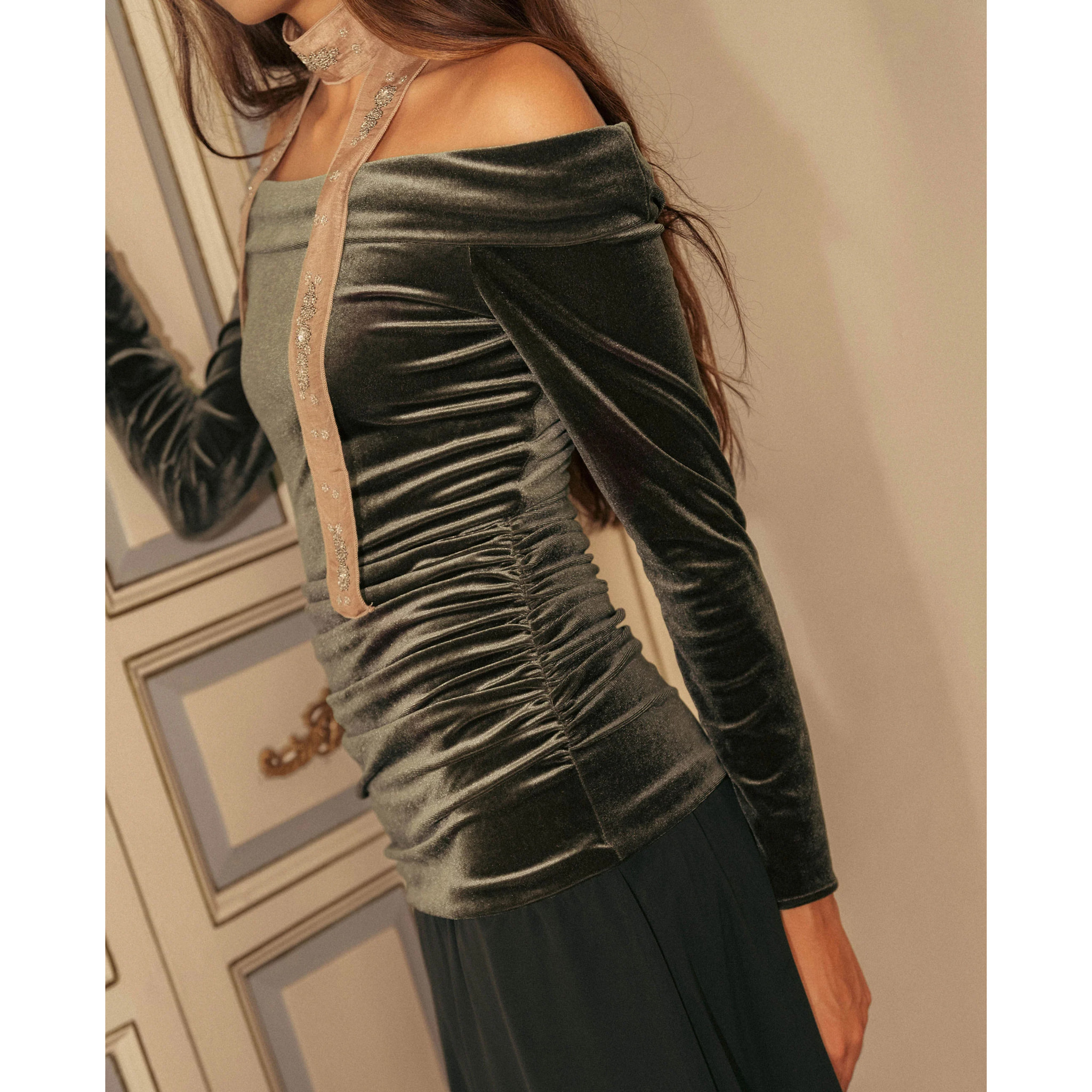 Vestido de punto elástico con flecos y corte ajustado de mujer