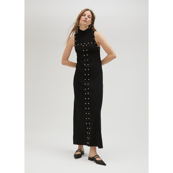 Vestito nero in maglia con borchie
