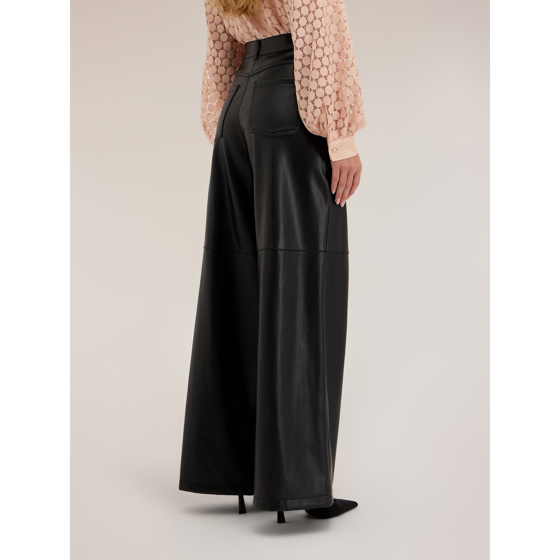 Motivi - Pantaloni palazzo effetto lucido - Nero