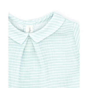 Camisa estampada de rayas verdes. Con cuello y pliegue en el cuello.