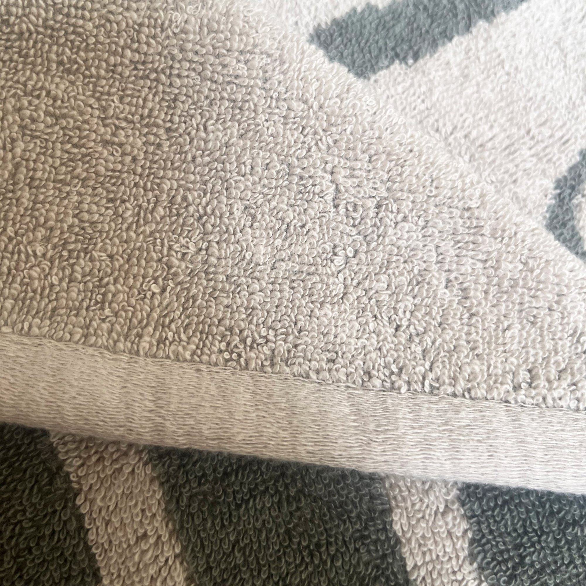 Toalla de playa 90x180cm 100% algodón 420gsm en beige a rayas scalpers home