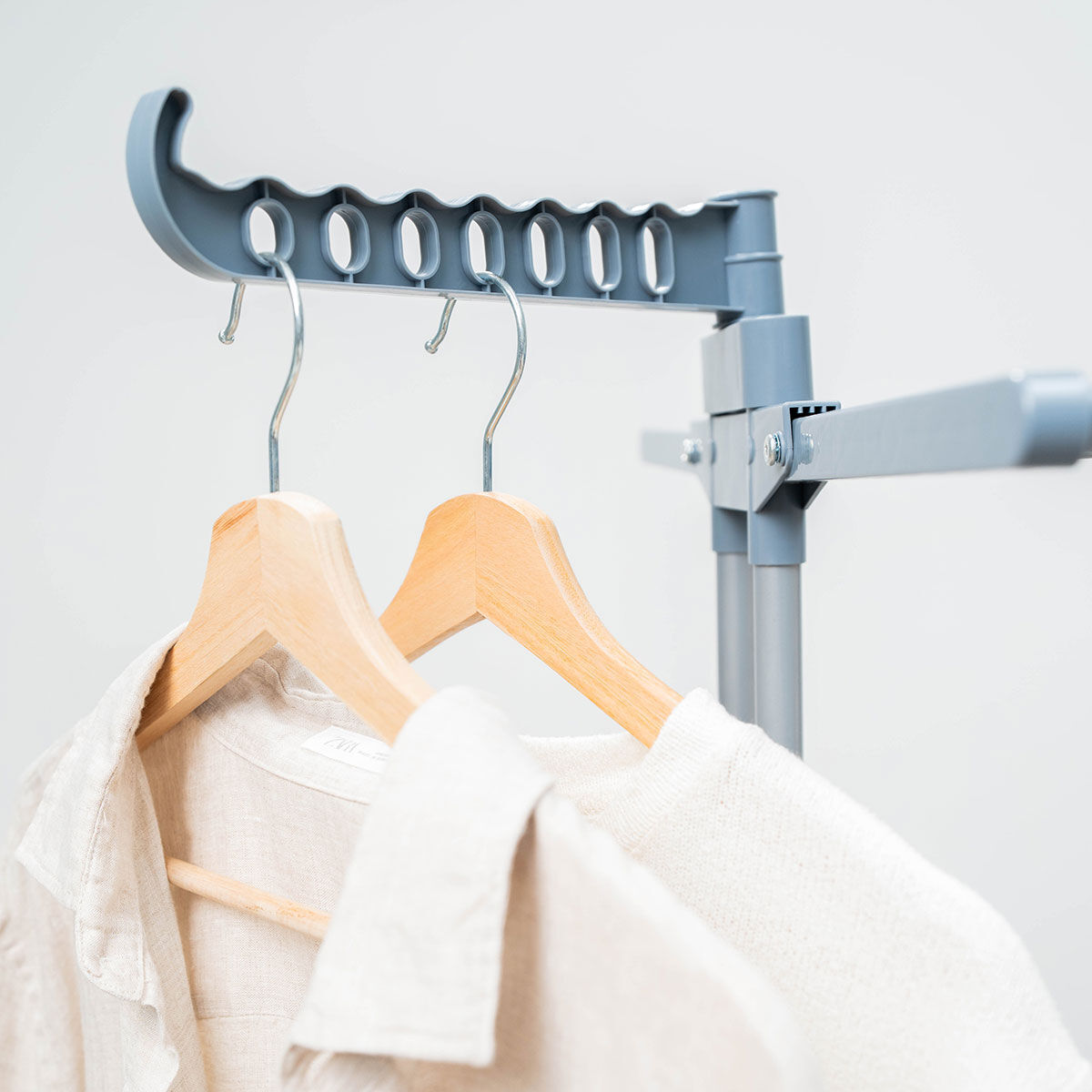 Étendoir pliant vertical extensible avec roues Dolver XL InnovaGoods 30 Barres