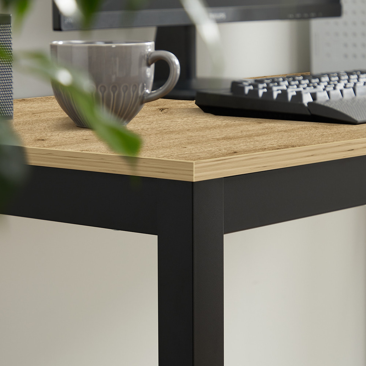 Tavolo Tessa Rettangolare Rovere Artisan e Metallo Nero