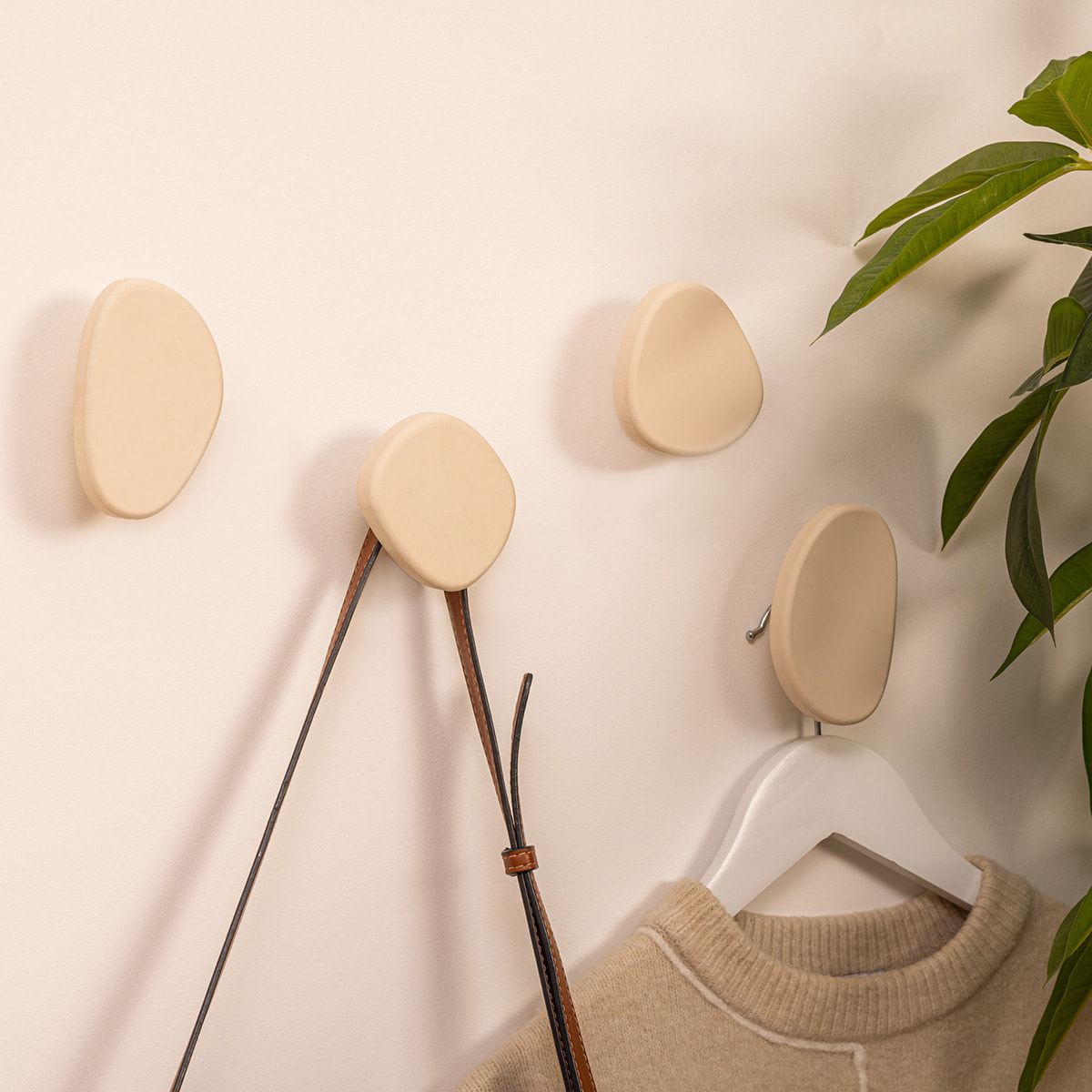 Lot de 4 patères organiques Karen blanc ivoire L7/10cm