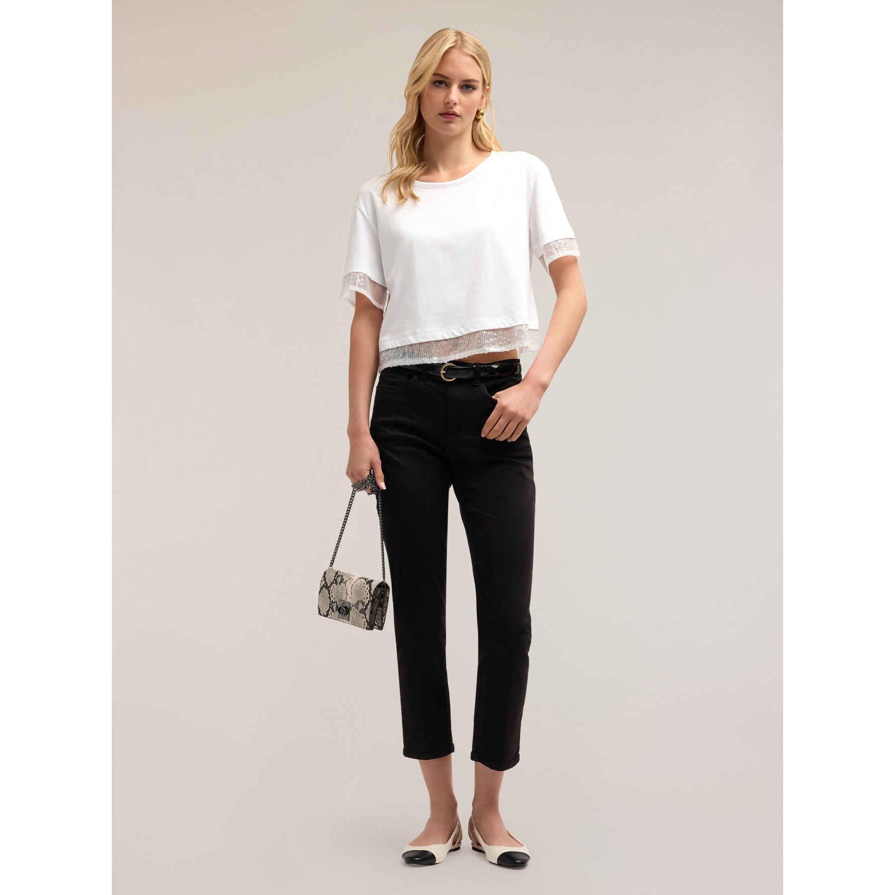 Motivi - Camiseta con bordes de lentejuelas - Blanco