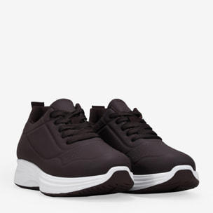 Zapatillas deportivas marrones con cordones