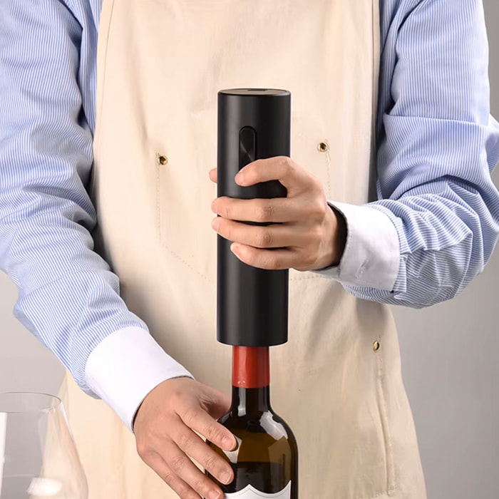 Cavatappi elettrico per bottiglie di vino e simili.