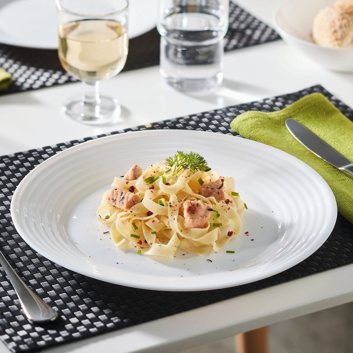 Assiette plate   Harena - Luminarc - en verre opale extra résistant