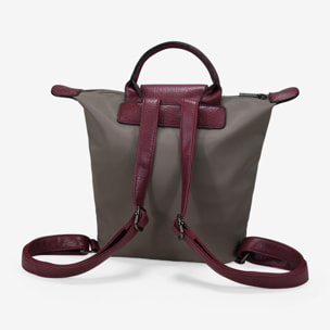 Mochila deportiva visón con solapa