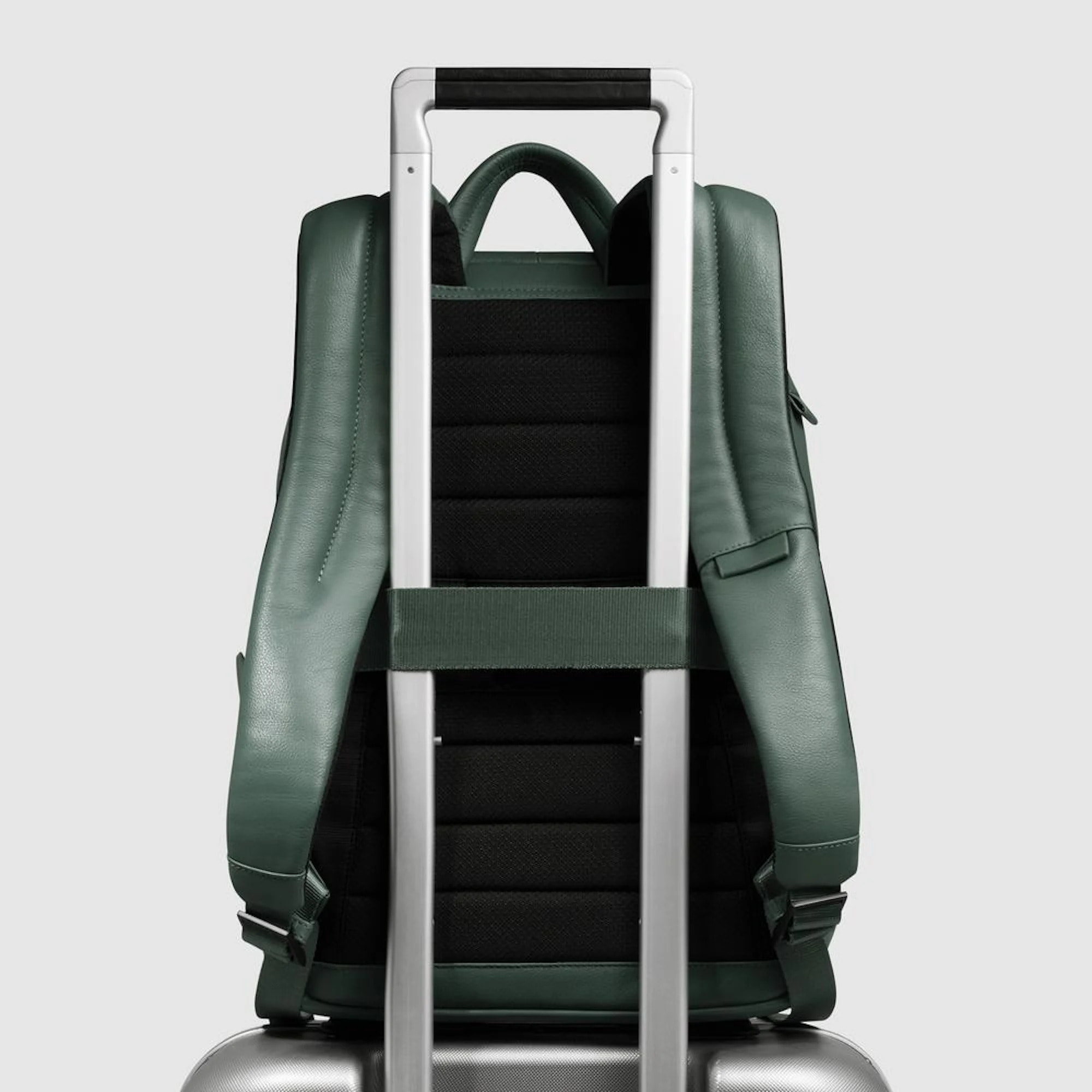 Piquadro Zaino porta pc e iPad® con tasca per Piquadro Smart Tracker, protezioni antiurto e RFID