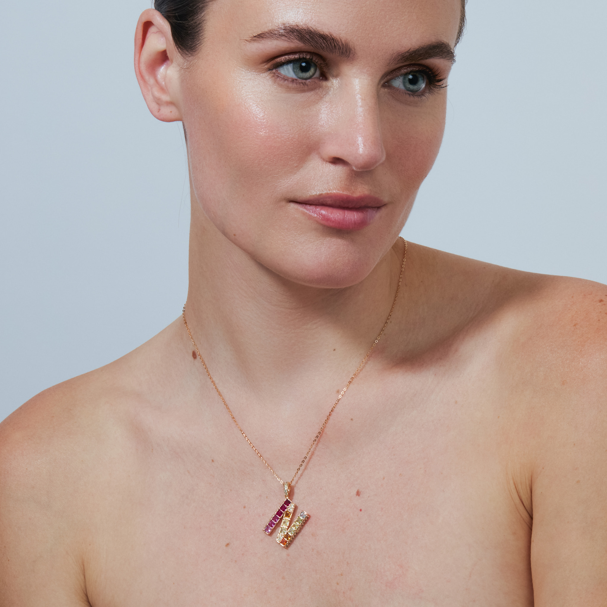 Collar N acabado oro rosa 18k
