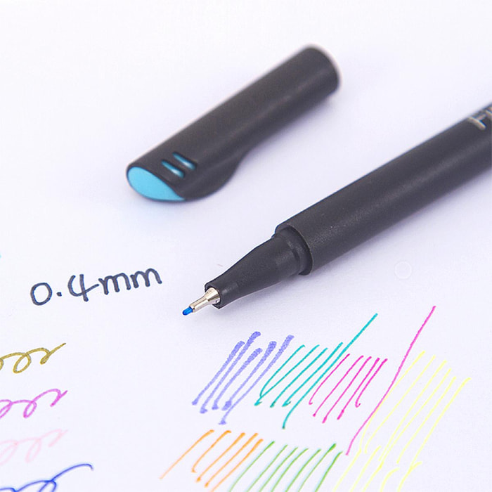 Set di 48 penne professionali COLOR FINELINER punta fine 0,4 mm. Colori definiti e brillanti per contorni, illustrazioni, mandala...