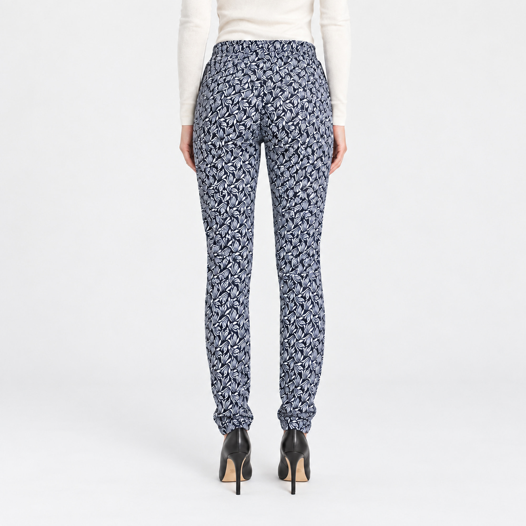 PANTALONE FLUIDO. MOD T771. Vita regolare e gamba regolare
