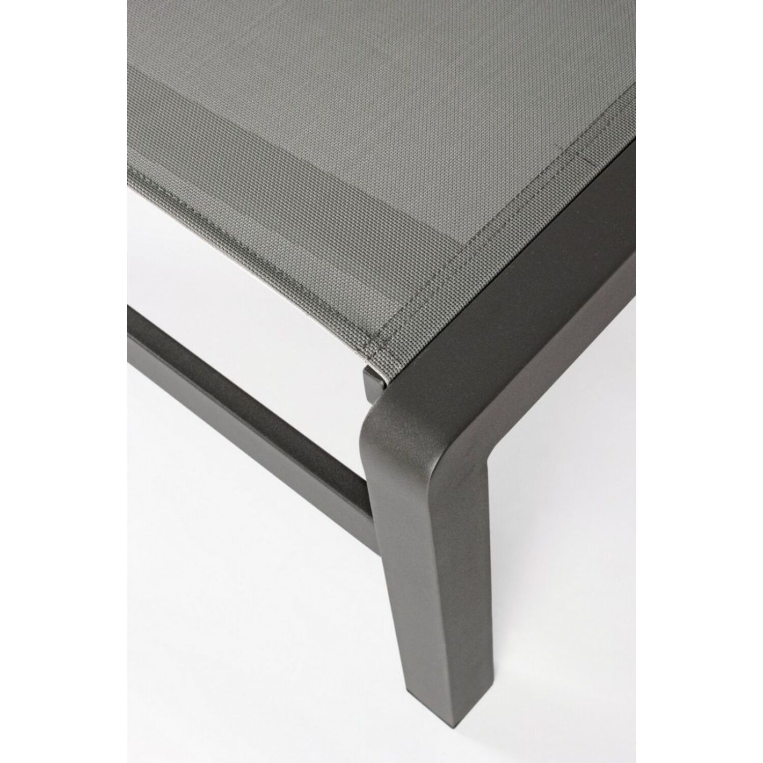 Set di 4 lettini reclinabili KONNOR in alluminio e textilene antracite, con ruote