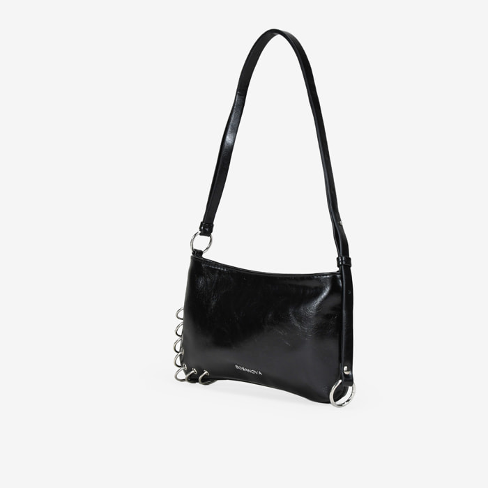 Bolso de hombro negro pequeño con anillas metálicas
