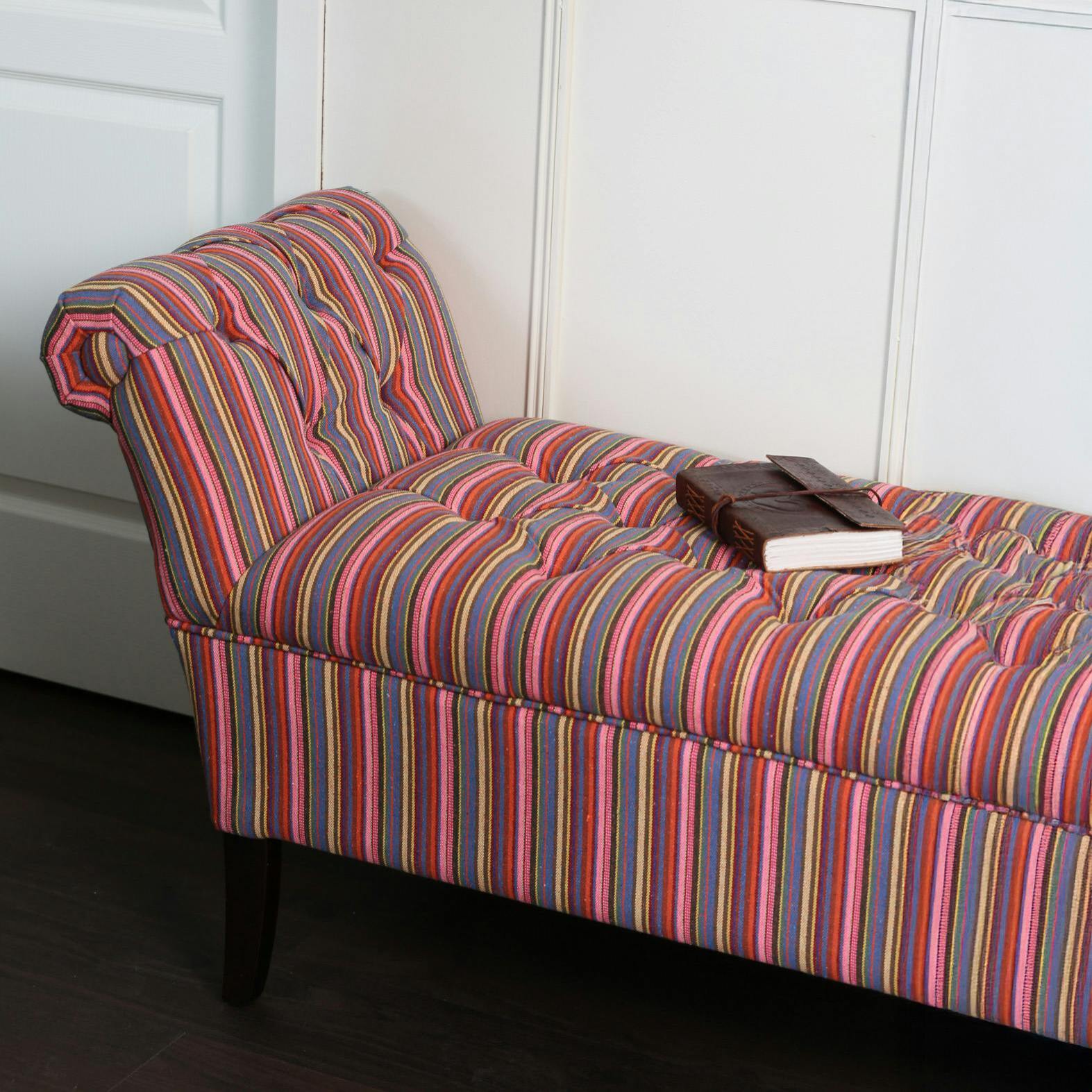 Banc méridienne capitonné BUTTON