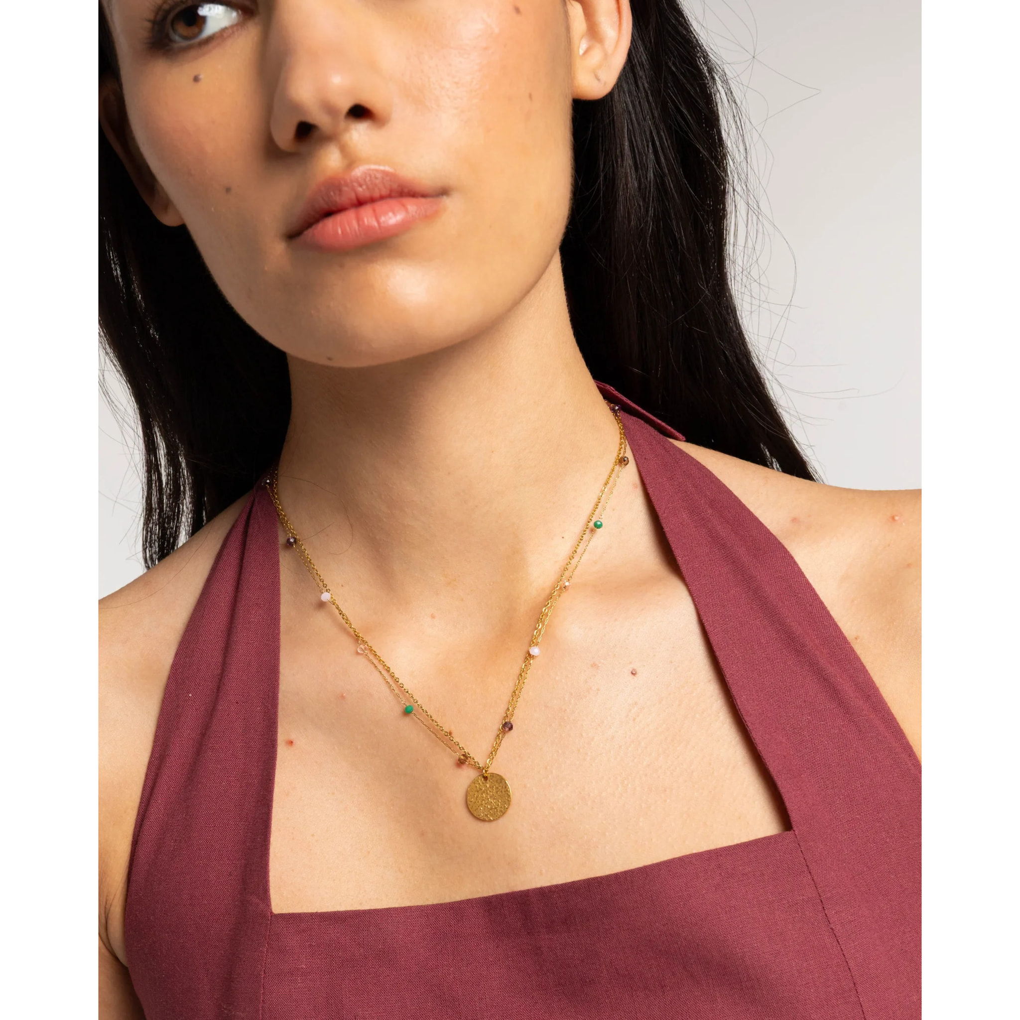 Collar de mujer de doble cadena con chapa