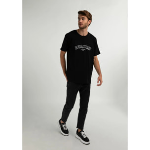Camiseta Básica Varsity Paint  en Negro D.Franklin