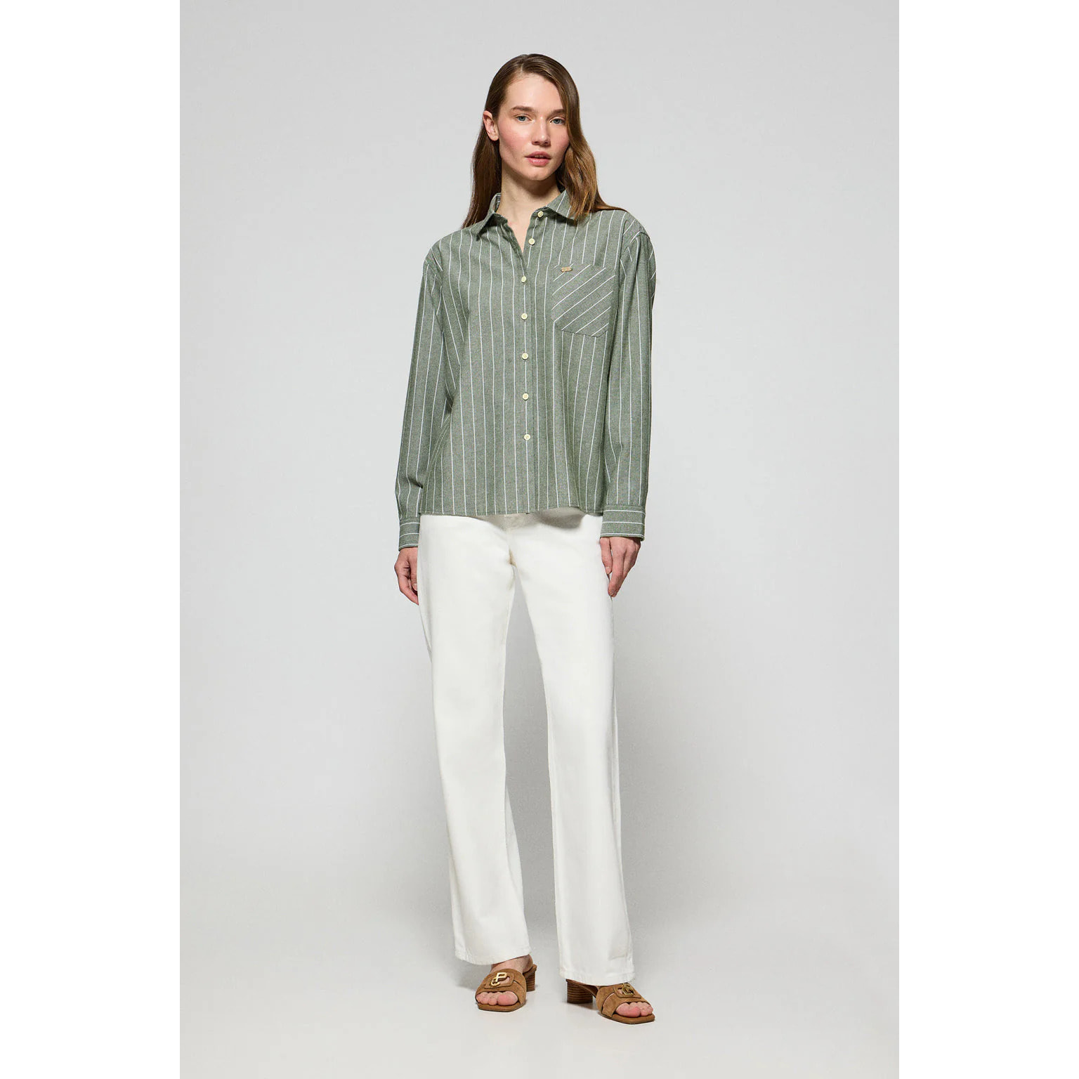 Camicia Scarlet a righe loose fit con chiusura a bottoni perlata