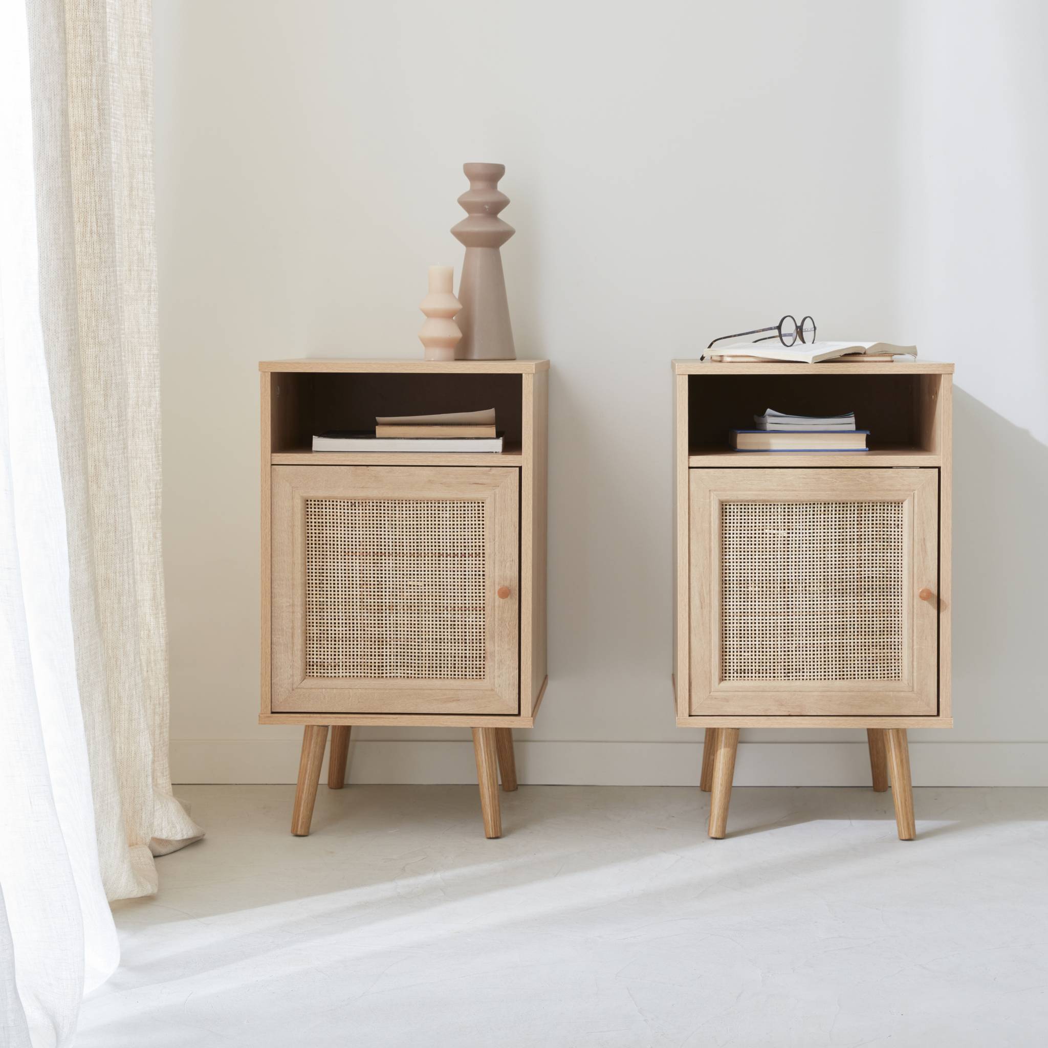 Lot de 2 tables de chevet en cannage - Bohème - 40x39x70cm Naturel - 2 niveaux - 1 portes - 1 espace de rangement - pieds scandinaves