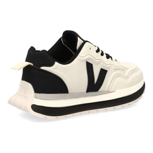 Zapatilla hombre casual con contrastes