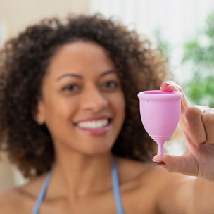 Pack de 2 Copas Menstruales con Accesorios Kuppy InnovaGoods (Talla S - 20 ml y Talla L - 25 ml)