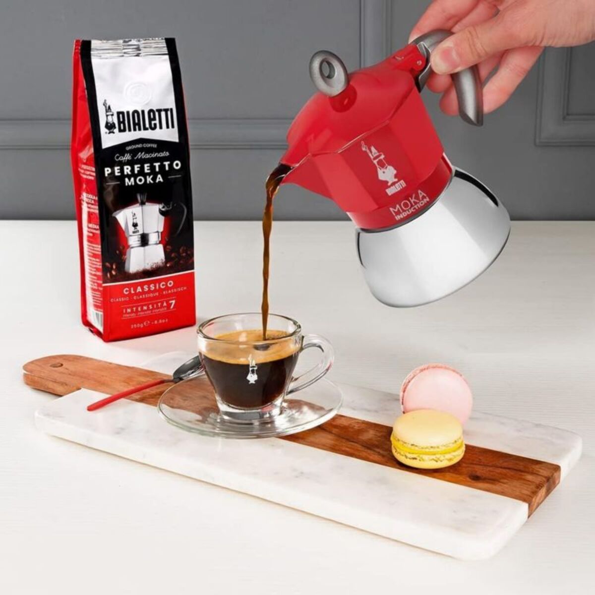 Cafetière italienne BIALETTI dont induction Moka Rouge - capacité 6 tasses