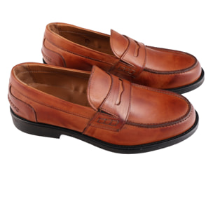 Mocassino con benda in pelle crust con fondo in cuoio antiscivolo