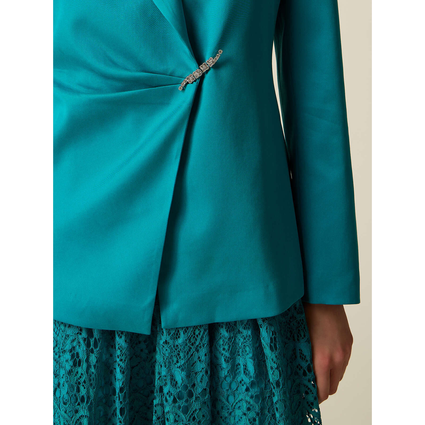 Oltre - Blazer in lyocell con spilla gioiello - Ottanio